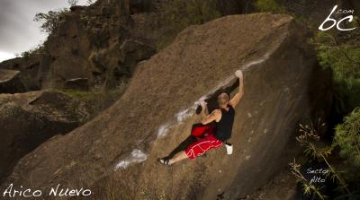 Poppern bouldering in Sector Alto (1)